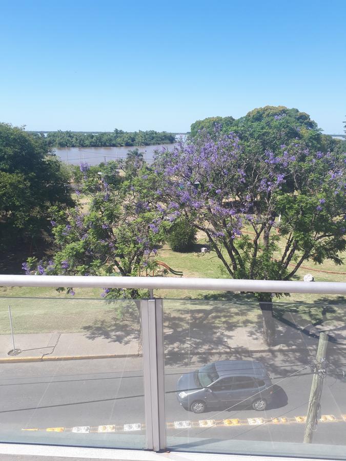 Frente Al Rio Apartment Parana Bagian luar foto